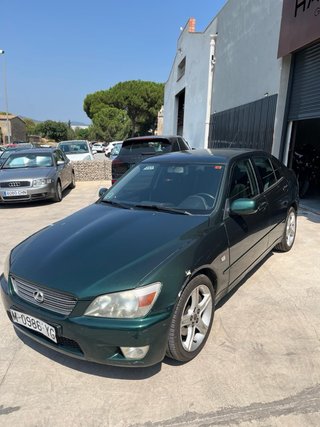 Lexus IS200