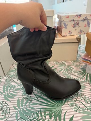 Botas de tacón negras usadas dos veces