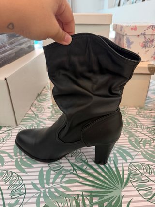 Botas de tacón negras usadas dos veces