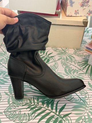 Botas de tacón negras usadas dos veces