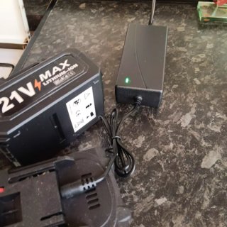 Cargador BATERIAS Makita 21V Pin
