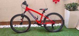 Bicicleta 24". Muy Ligera. Gama alta