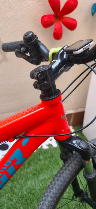 Bicicleta 24". Muy Ligera. Gama alta