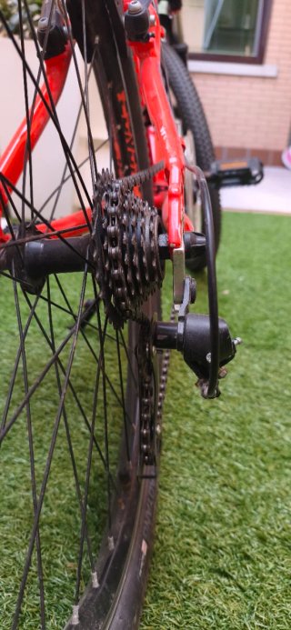Bicicleta 24". Muy Ligera. Gama alta
