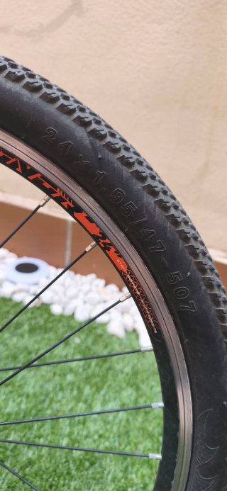 Bicicleta 24". Muy Ligera. Gama alta
