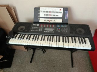 Teclado RockJam con soporte