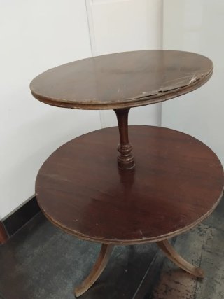 Mesa auxiliar montaplatos redonda de madera