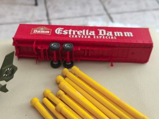 Lote de juguetes: camión, helicóptero, etc.