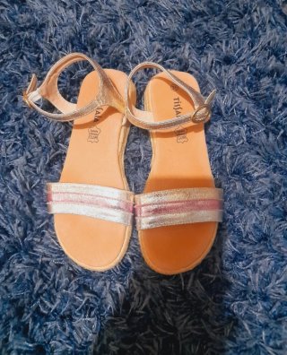Sandalias niña plateadas y rosas Talla 35