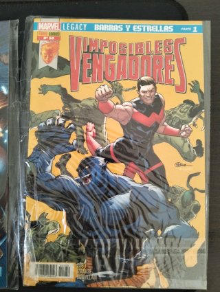 Lote 4 comics  Spiderman e imposibles vengadores