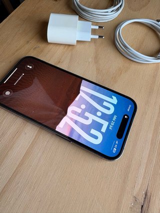 iPhone 14 Pro Azul Marino + Cargador y Cables