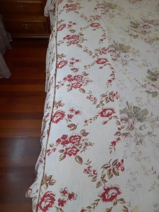 Colcha antigua de lino y arpillera