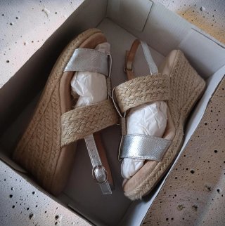 Sandalias Cuña Piel Pitillos T36 (Modelo 1683)
