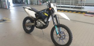 Husqvarna Enduro Moto Azul y Blanca