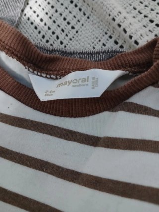 Peto infantil con camiseta y calcetines