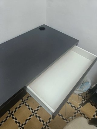 Escritorio Ikea Negro con Cajón Blanco (micke)