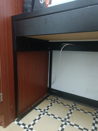 Escritorio Ikea Negro con Cajón Blanco (micke)