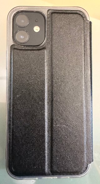 iPhone 12 64GB con funda y cargador