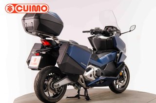 HONDA FORZA 750