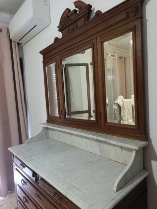 Armario, cómoda y mesitas de noche