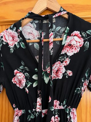 Vestido midi floral negro y rosa Talla S