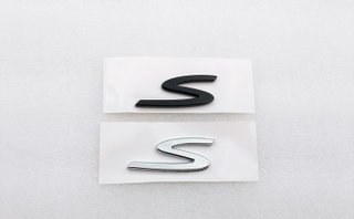 EMBLEMA LOGO TRASERO MODELO NUEVO PORSCHE S CROMAD