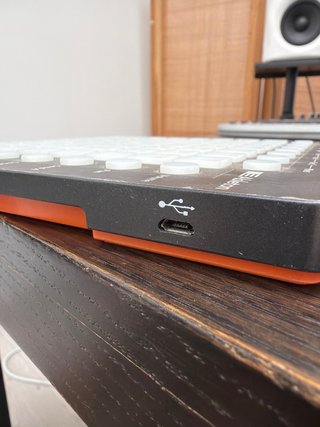 Novation Launchpad Mini Controlador MIDI