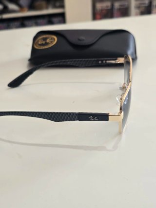 Gafas de sol Ray-Ban doradas y azules