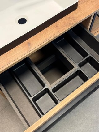 Mueble de baño de madera nuevo sin usar