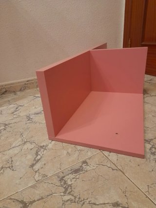 URGE!!!!!!!!!!!!!!!!!!!Estantería de madera rosa