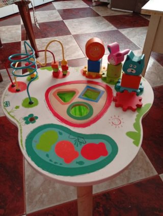 Mesa de aprendizaje infantil