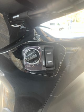 Honda Sh125i Sport con TopBox inteligente 2024