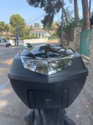 Honda Sh125i Sport con TopBox inteligente 2024