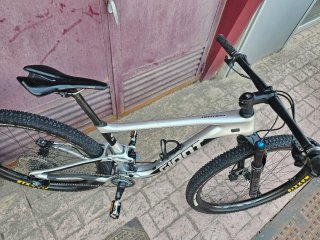 Giant carbono 29 pulgadas doble suspension mtb btt