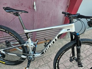 Giant carbono 29 pulgadas doble suspension mtb btt
