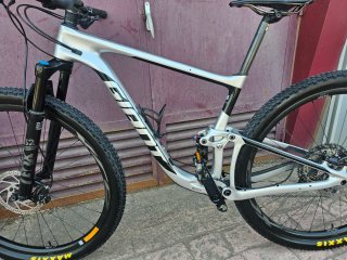 Giant carbono 29 pulgadas doble suspension mtb btt