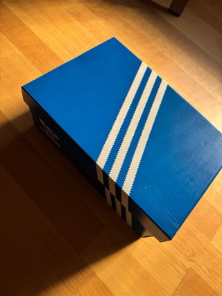 Zapatillas Adidas Negras y Blancas
