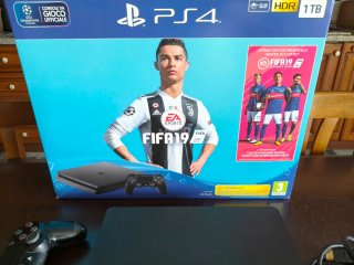 Sony PS4 Slim 1TB + 2 Controller + Giochi