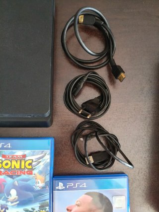 Sony PS4 Slim 1TB + 2 Controller + Giochi