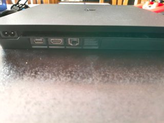 Sony PS4 Slim 1TB + 2 Controller + Giochi