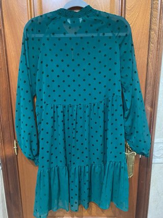 Vestido verde Stradivarius lunares