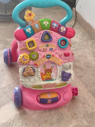 Andador musical Fisher Price Leóny muchos más