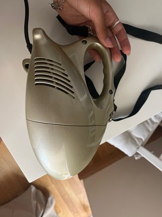 Aspiradora de mano Ufesa 800W