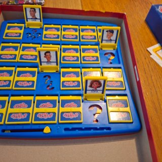 Juego ¿Quién es Quién? Hasbro Gaming
