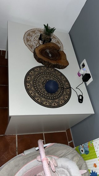 Mesa auxiliar blanca