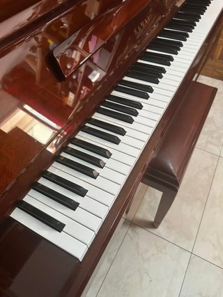 Piano Vertical Kawai - Excelente Estado