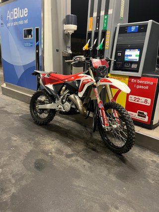 Fantic XE 125 2024 a YZ 125 2026