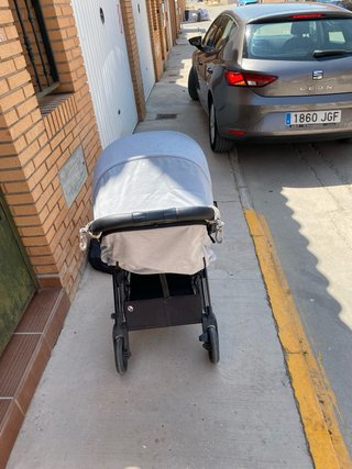 Silla de paseo ligera con funda como nueva