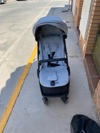 Silla de paseo ligera con funda como nueva