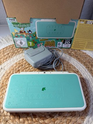 Nuovo Nintendo 2DS XL Edizione Animal Crossing